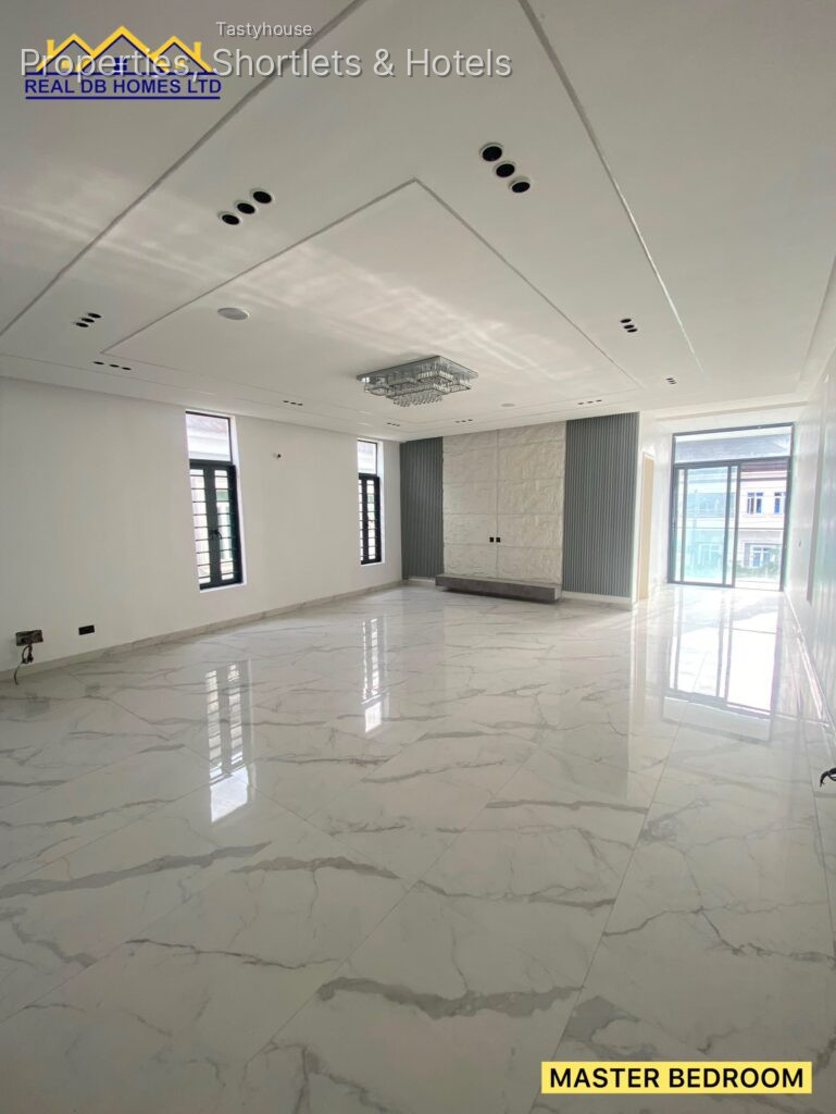 6 BEDROOM CONTEMPORARYDESIGN DUPLEX WITH 1 ROOM BỌ