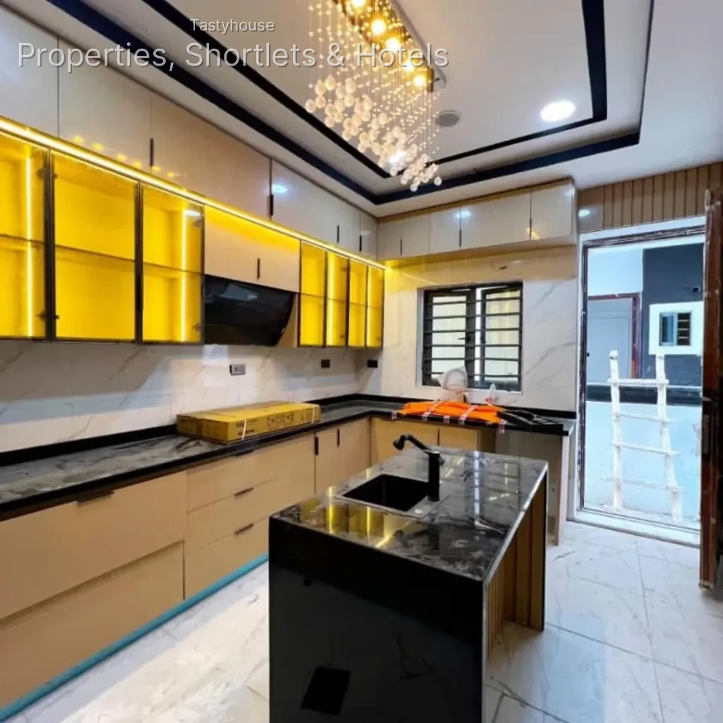 4 Bedroom Semi Detached With A BQ