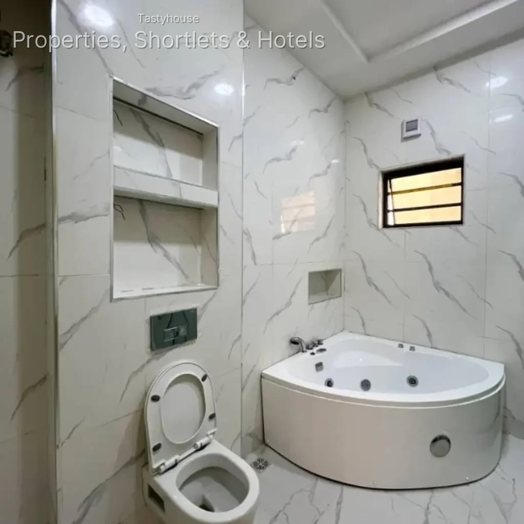 4 Bedroom Semi Detached With A BQ