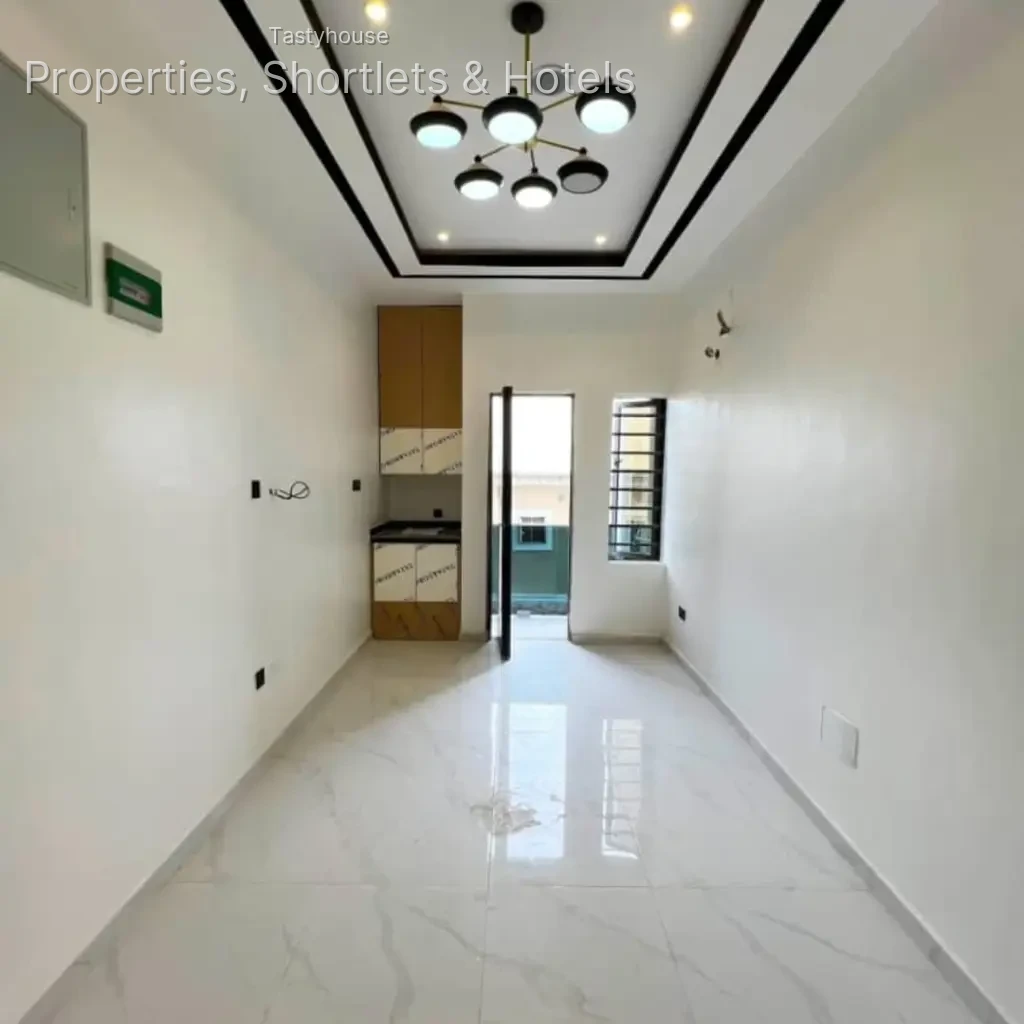 4 Bedroom Semi Detached With A BQ