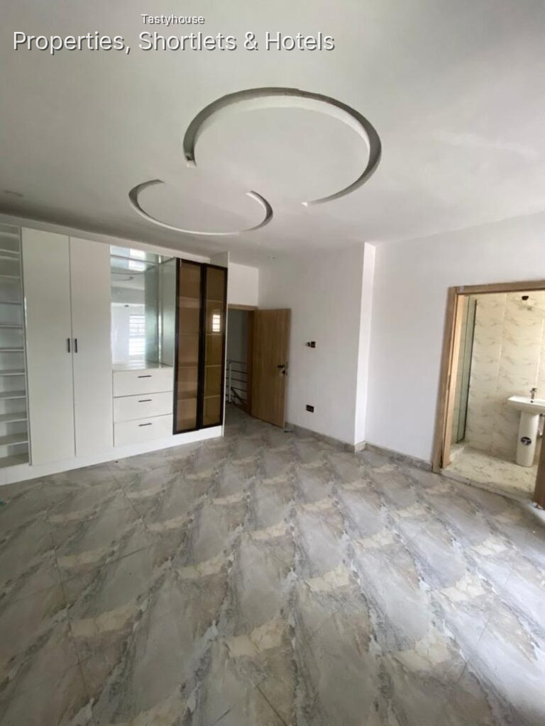 3 BEDROOM TERRACE