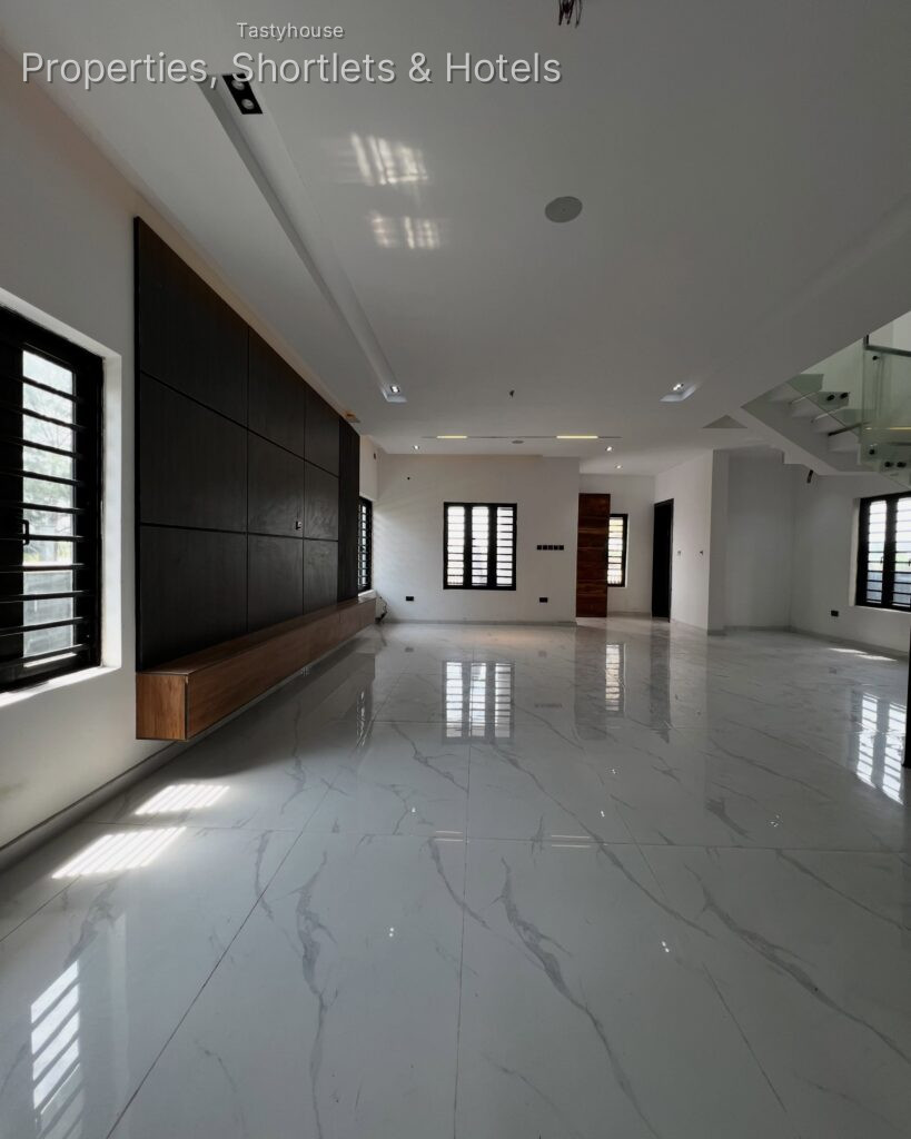 5 bedroom detached duplex with rooftop terrace, cinema, pool & bq