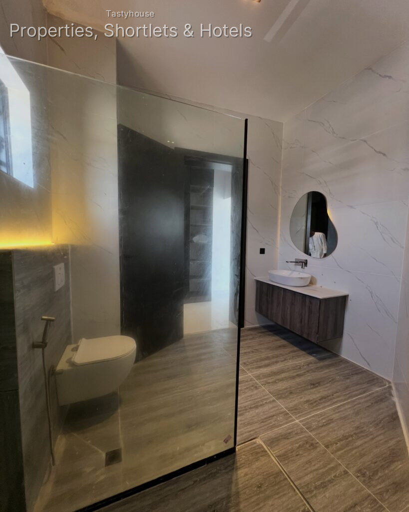 5 bedroom detached duplex with rooftop terrace, cinema, pool & bq