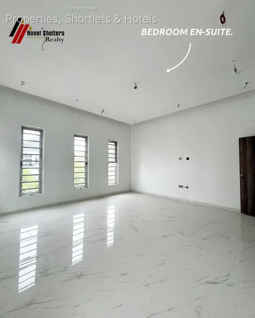 4 – Bedroom Detached House with BO