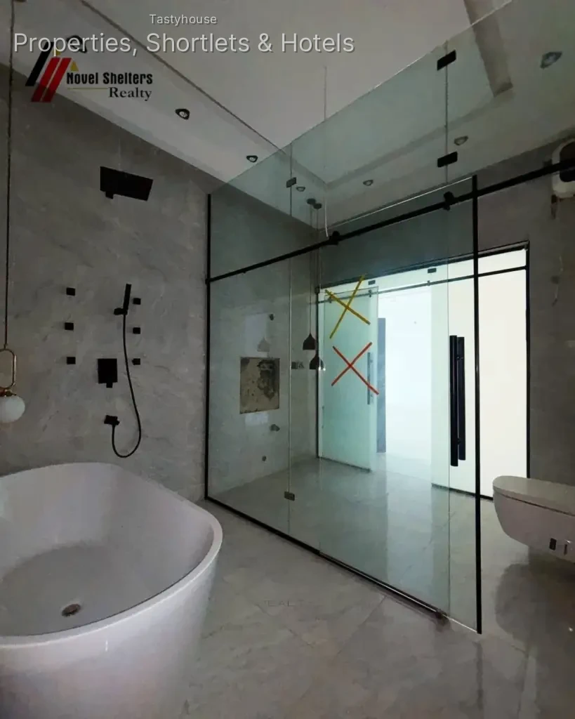 4 – Bedroom Detached House with BO
