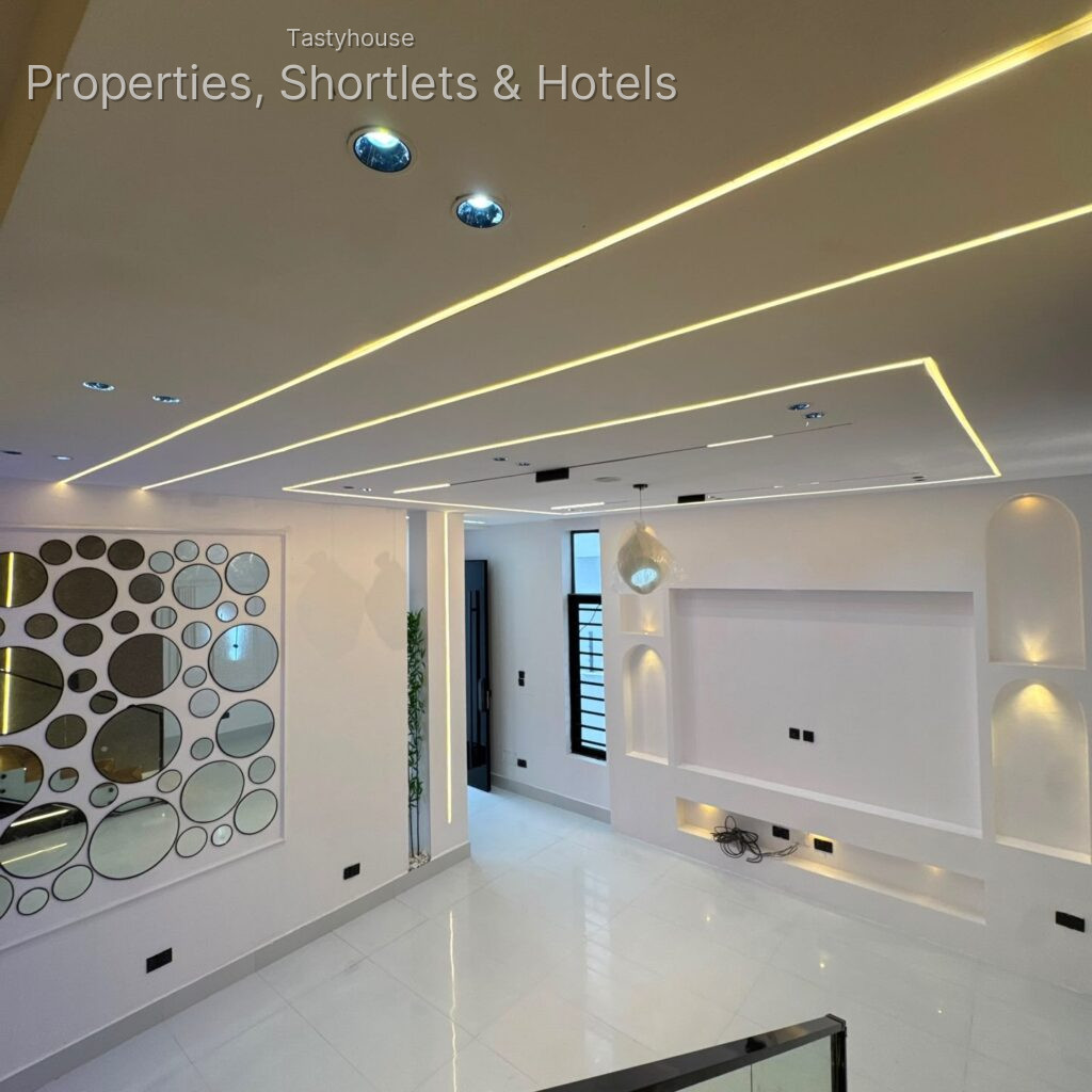 4 BEDROOMSEMI-DETACHED DUPLEX WITH BỌ