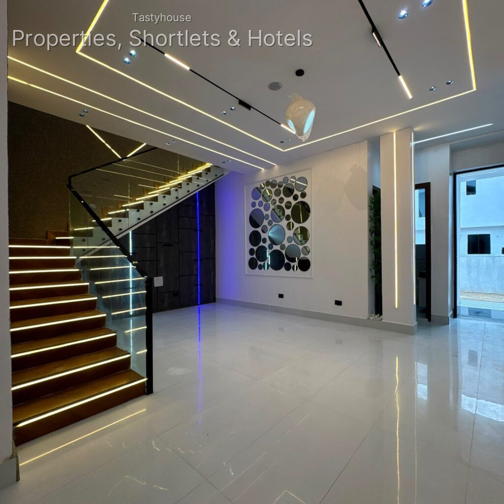 4 BEDROOMSEMI-DETACHED DUPLEX WITH BỌ