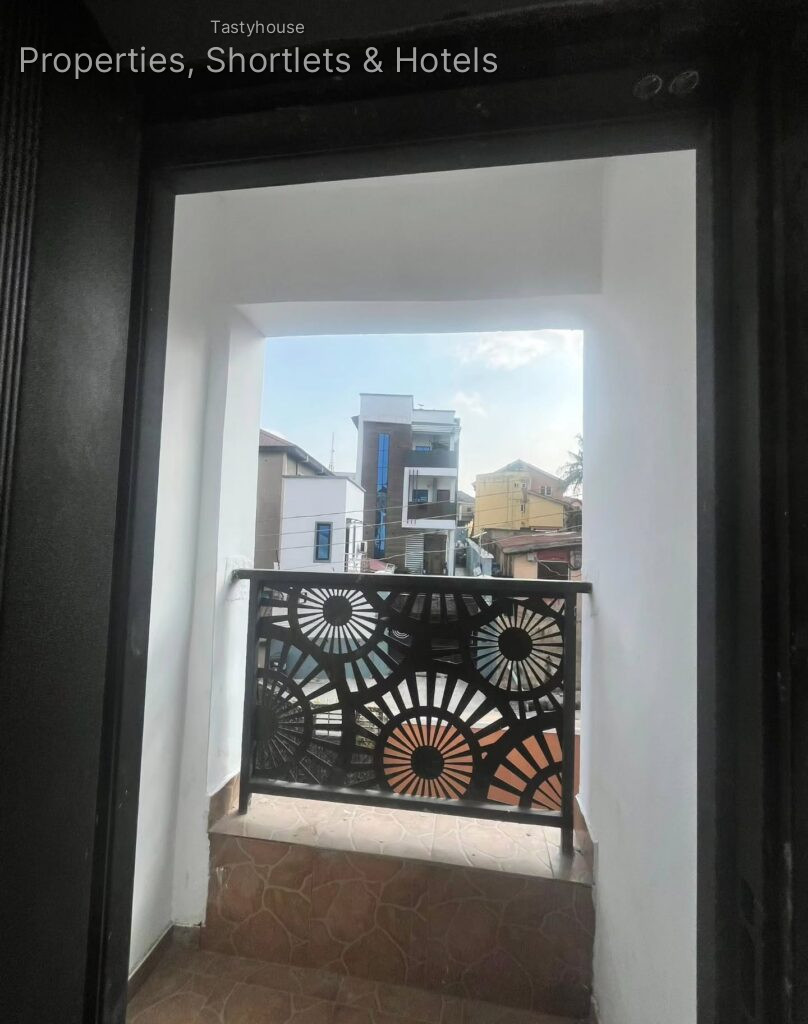 6 – UNITS OF 2-BEDROOM APARTMENTS