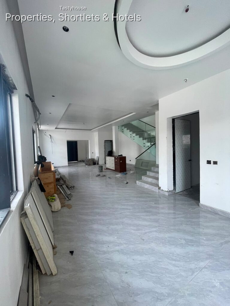 CONTEMPORARY 5BEDROOM FULLY DETACHED DUPLEX