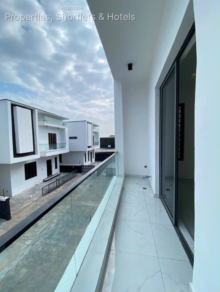 FINISHED 4 BEDROOM FULLY DETACHED DUPLEX WITH BQ
