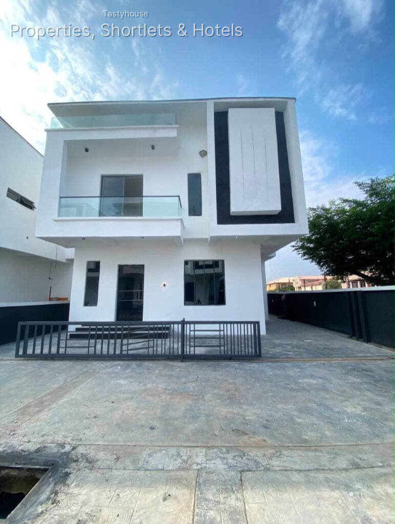 FINISHED 4 BEDROOM FULLY DETACHED DUPLEX WITH BQ
