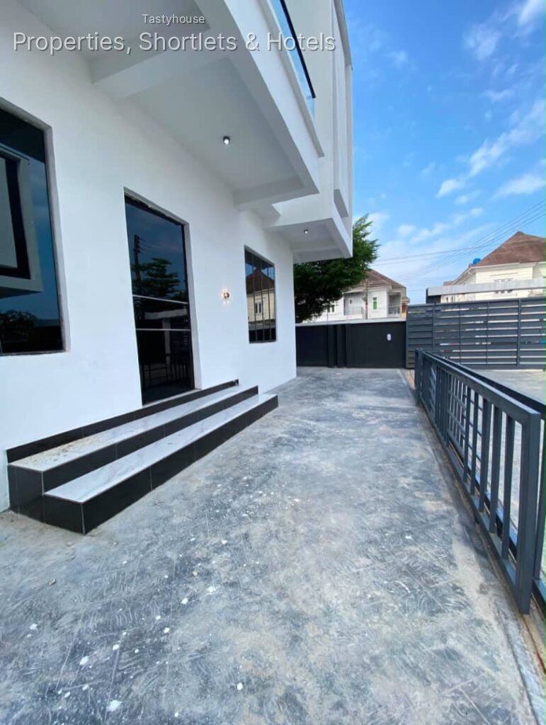 FINISHED 4 BEDROOM FULLY DETACHED DUPLEX WITH BQ