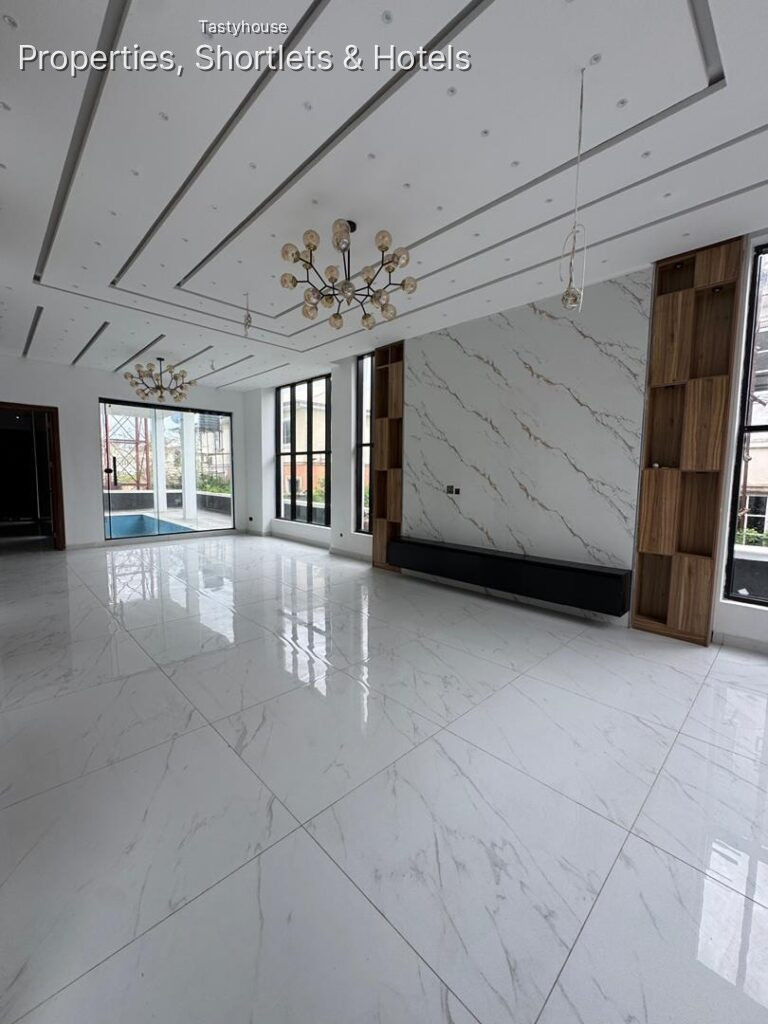 Standard 5 bedroom detached duplex