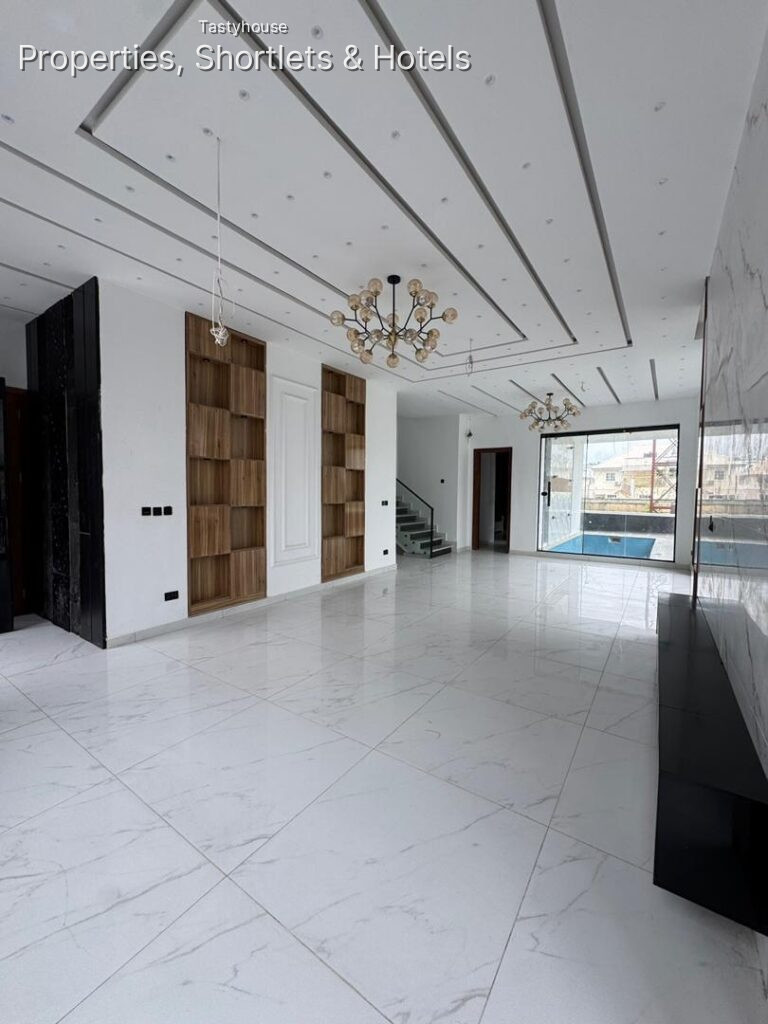 Standard 5 bedroom detached duplex
