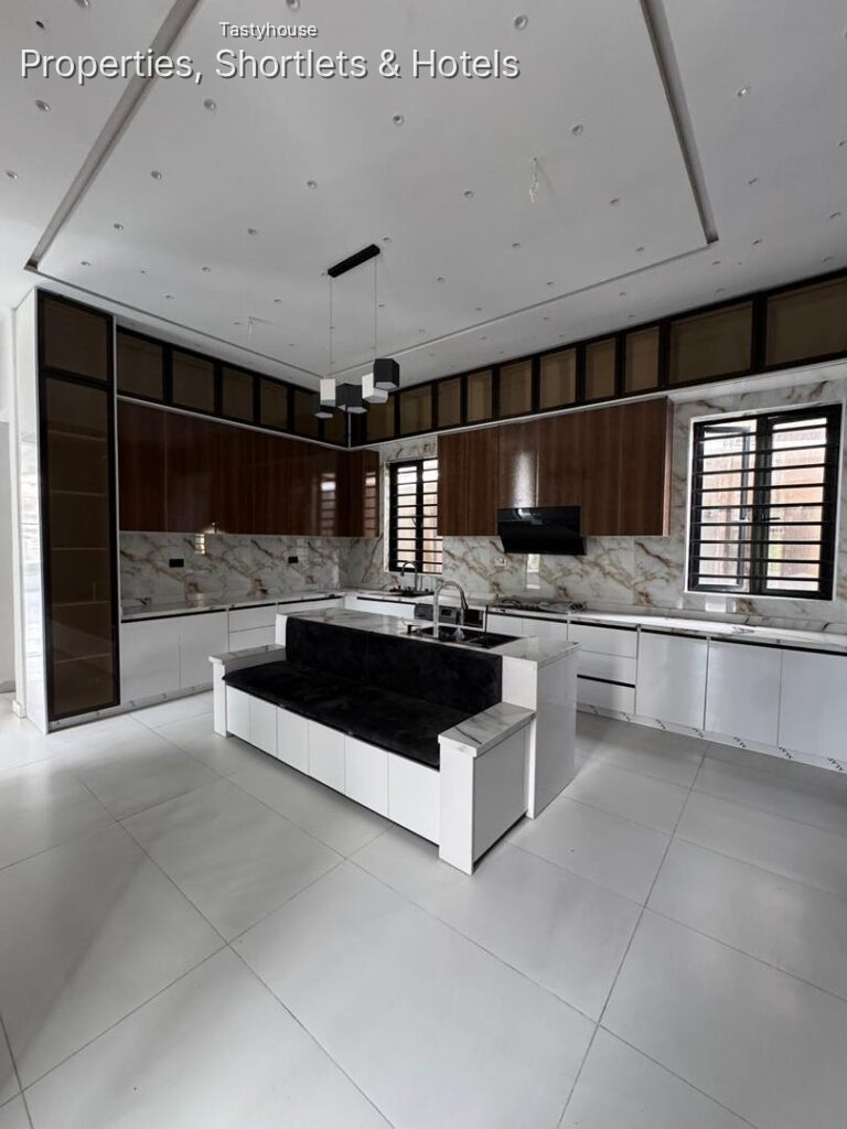 Standard 5 bedroom detached duplex