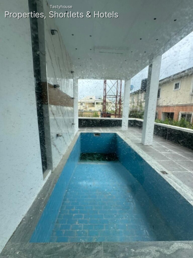Standard 5 bedroom detached duplex