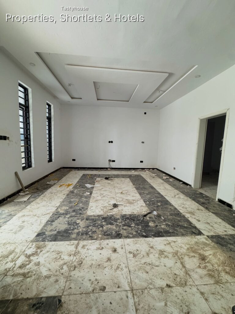 4BEDROOM TERRACE DUPLEX & BỌ