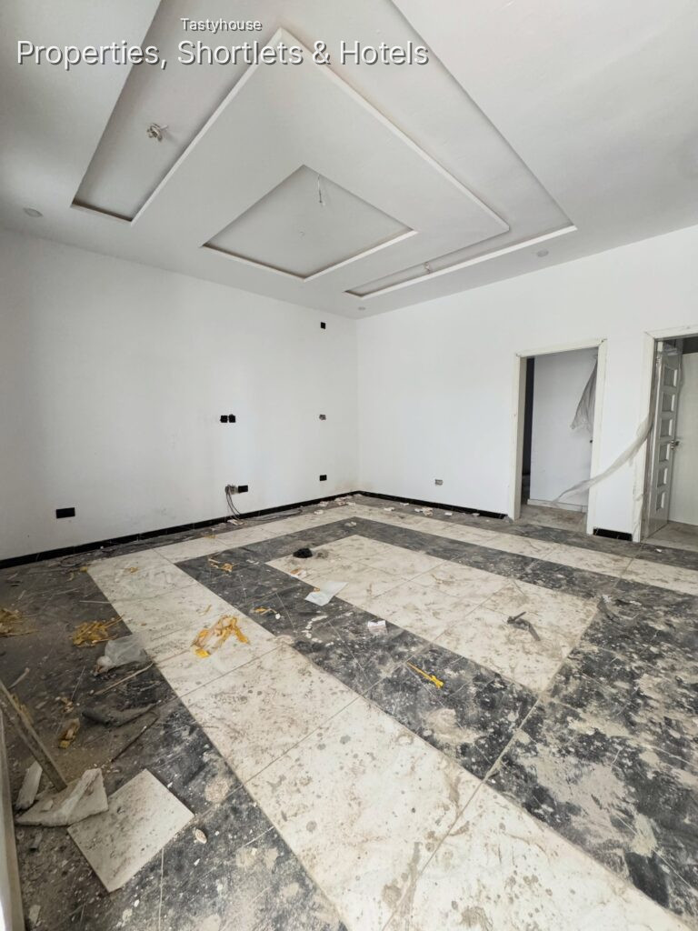 4BEDROOM TERRACE DUPLEX & BỌ