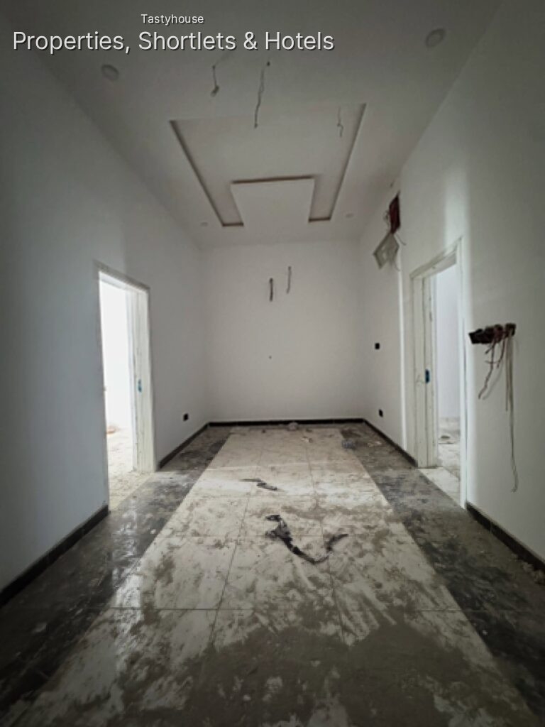 4BEDROOM TERRACE DUPLEX & BỌ