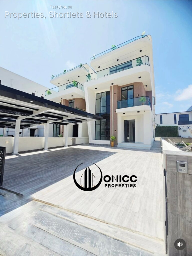 5BEDROOM HOME WITH SWIMMING POOL AND CINEMA
