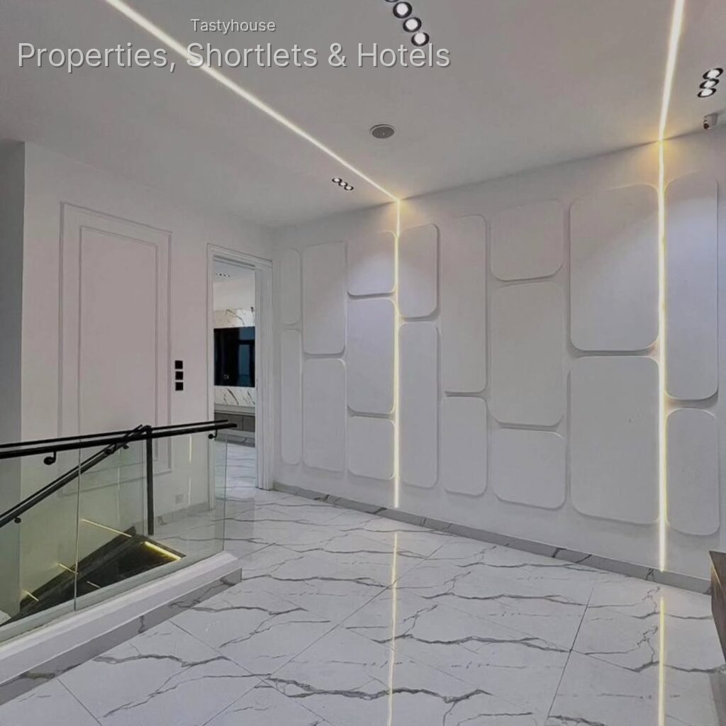 4 – BEDROOM FULLY DE TACHED HOME WITHSWIMMING POOL