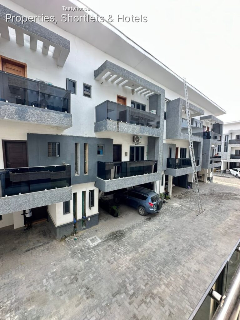 FULLY SERVICED 2 BEDROOM APARTMENTS