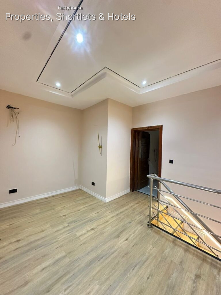 FULLY SERVICED 2 BEDROOM APARTMENTS