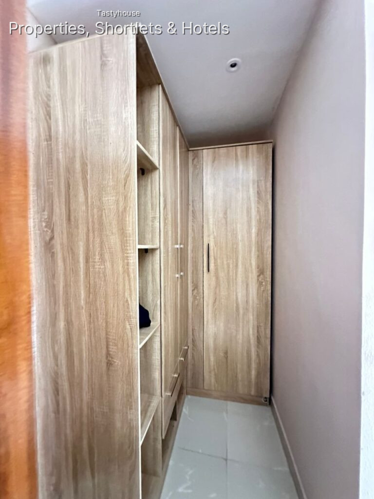 FULLY SERVICED 2 BEDROOM APARTMENTS