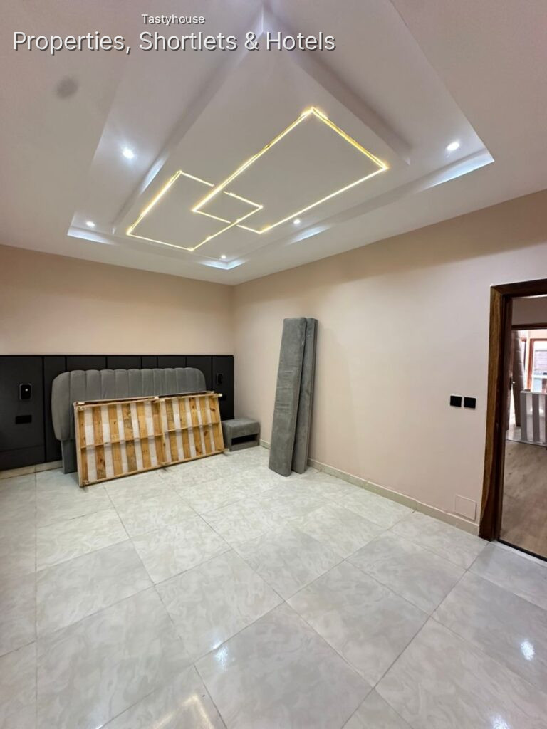 FULLY SERVICED 2 BEDROOM APARTMENTS