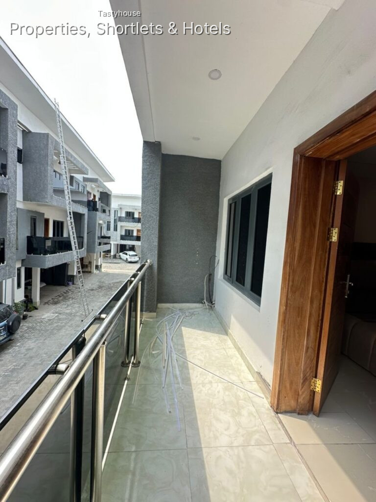 FULLY SERVICED 2 BEDROOM APARTMENTS