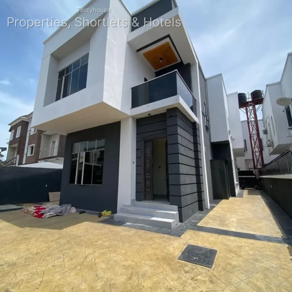 finished 5-bedroom fully detached duplex