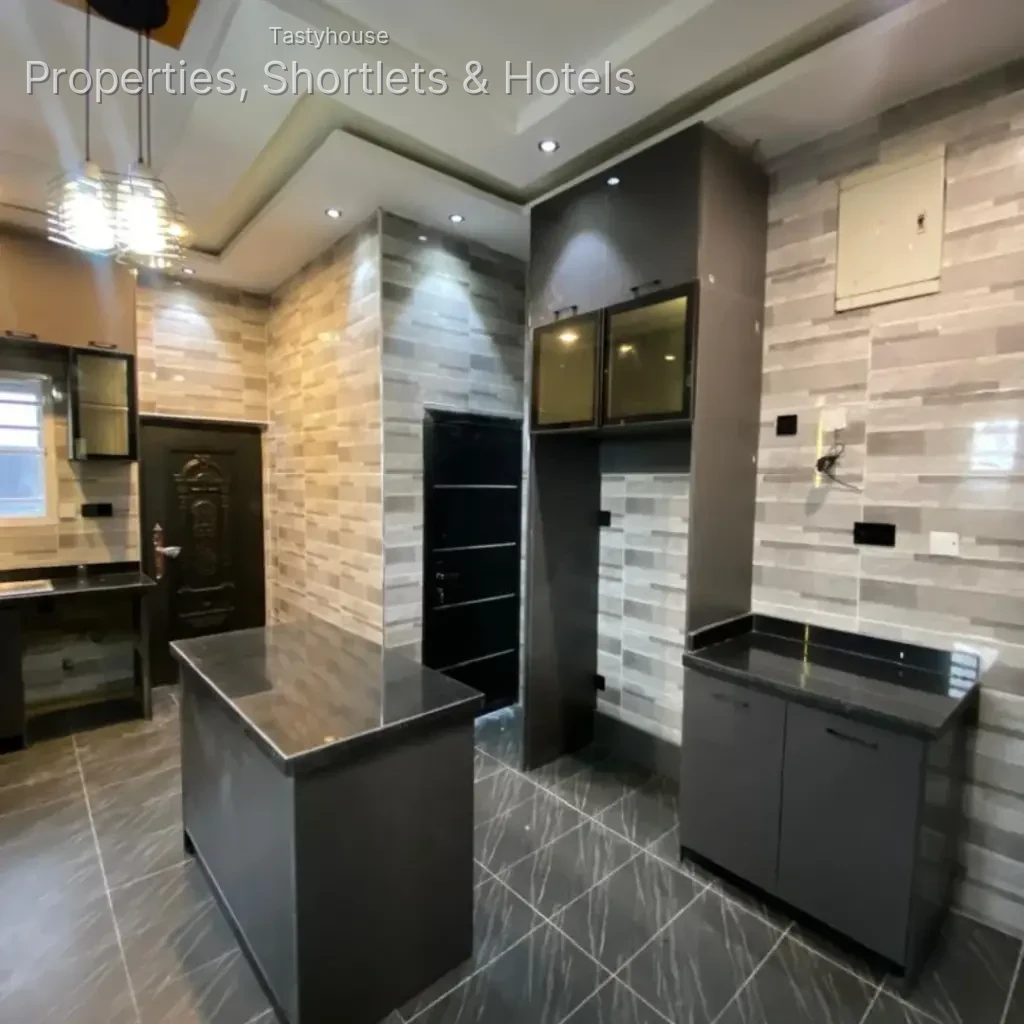 finished 5-bedroom fully detached duplex
