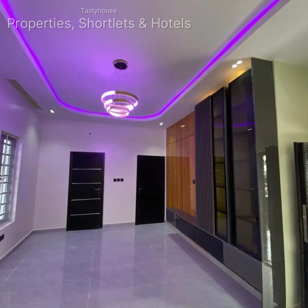 finished 5-bedroom fully detached duplex
