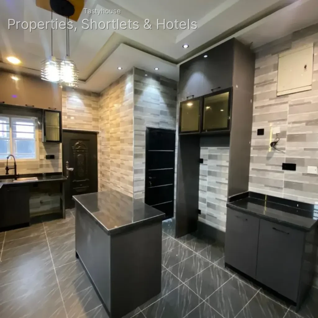 finished 5-bedroom fully detached duplex