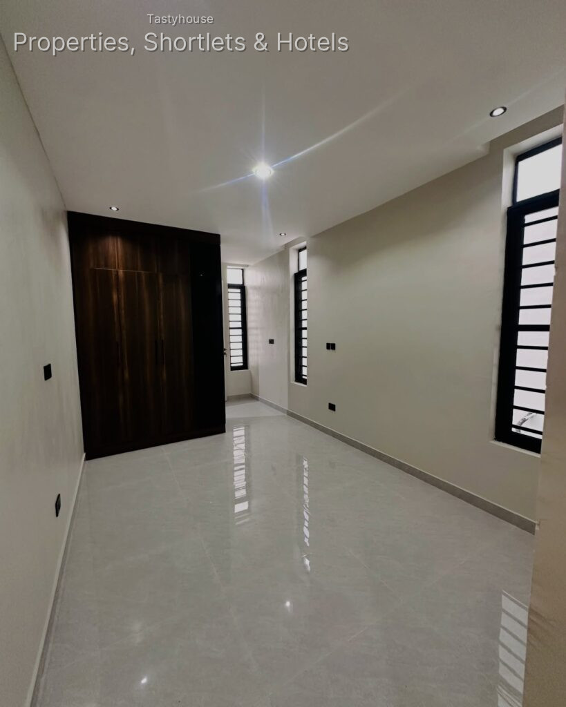 5 – Fully Detached Duplex