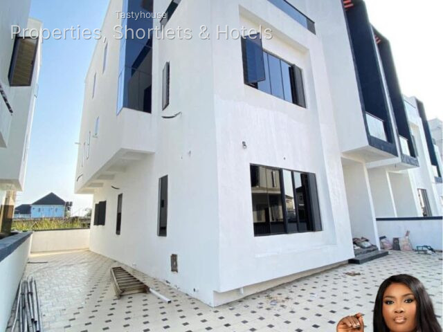 Newly built 4 bedroom all ensuite fully detached duplexes