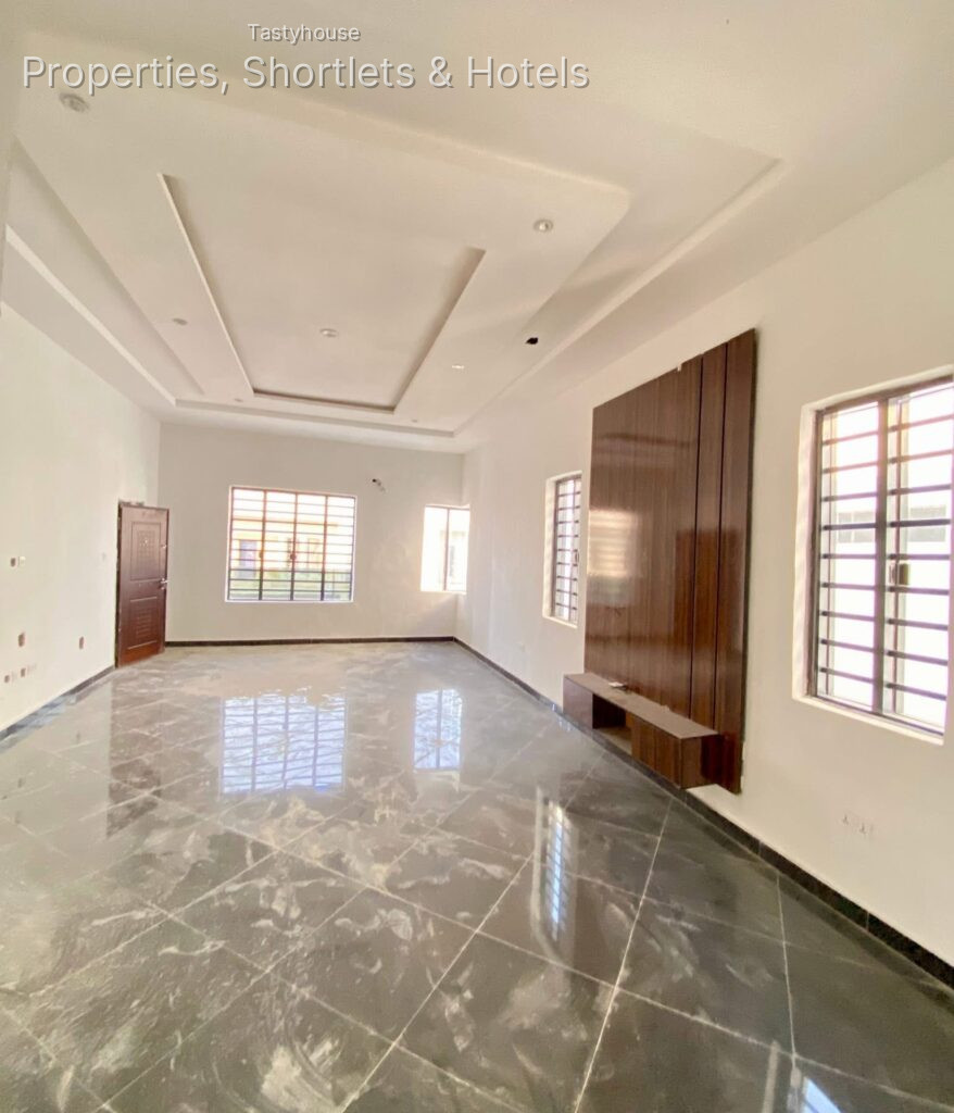 Newly built 4 bedroom all ensuite fully detached duplexes