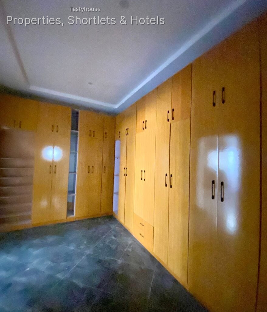 Newly built 4 bedroom all ensuite fully detached duplexes