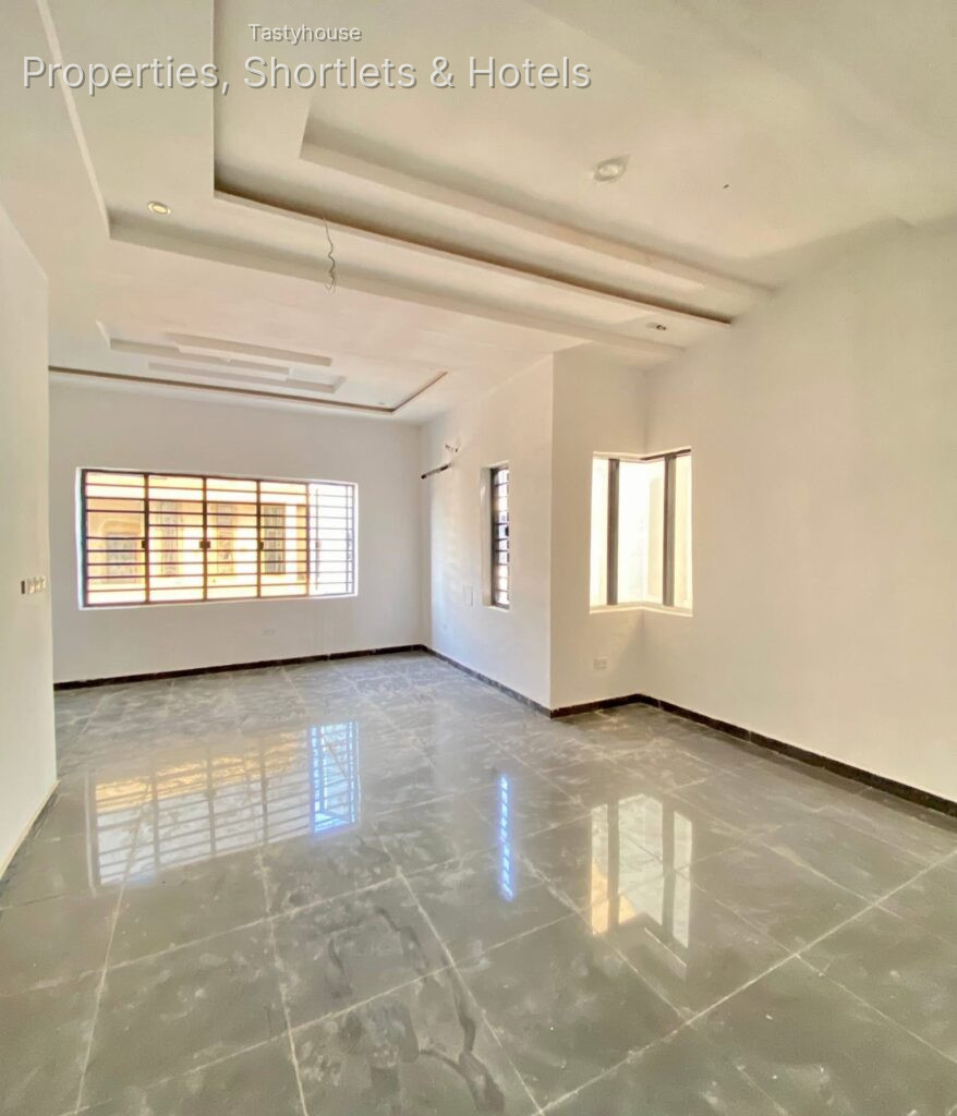Newly built 4 bedroom all ensuite fully detached duplexes