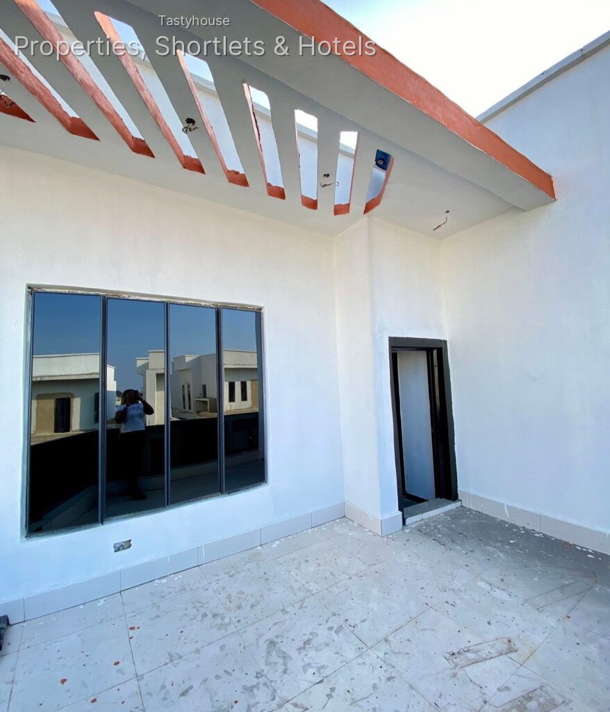 Newly built 4 bedroom all ensuite fully detached duplexes