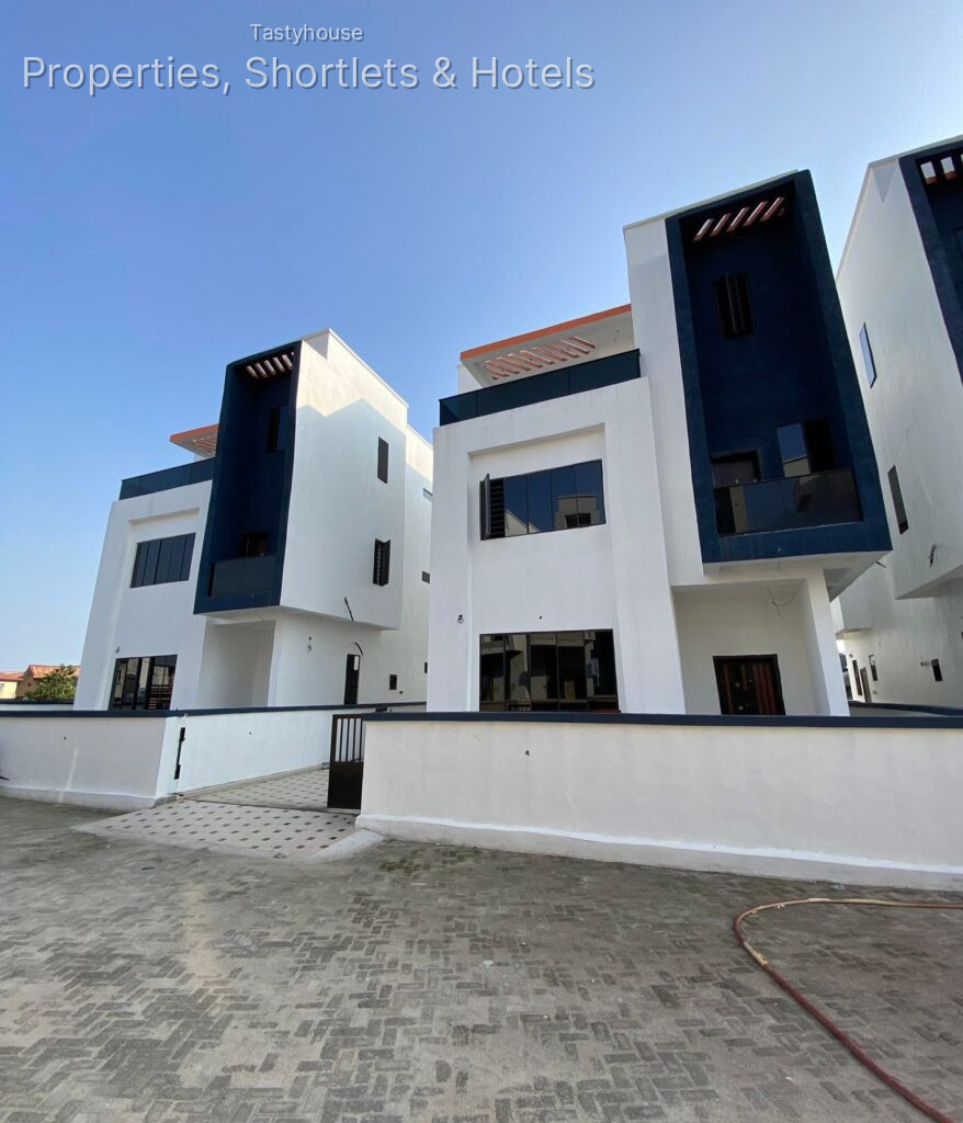 Newly built 4 bedroom all ensuite fully detached duplexes