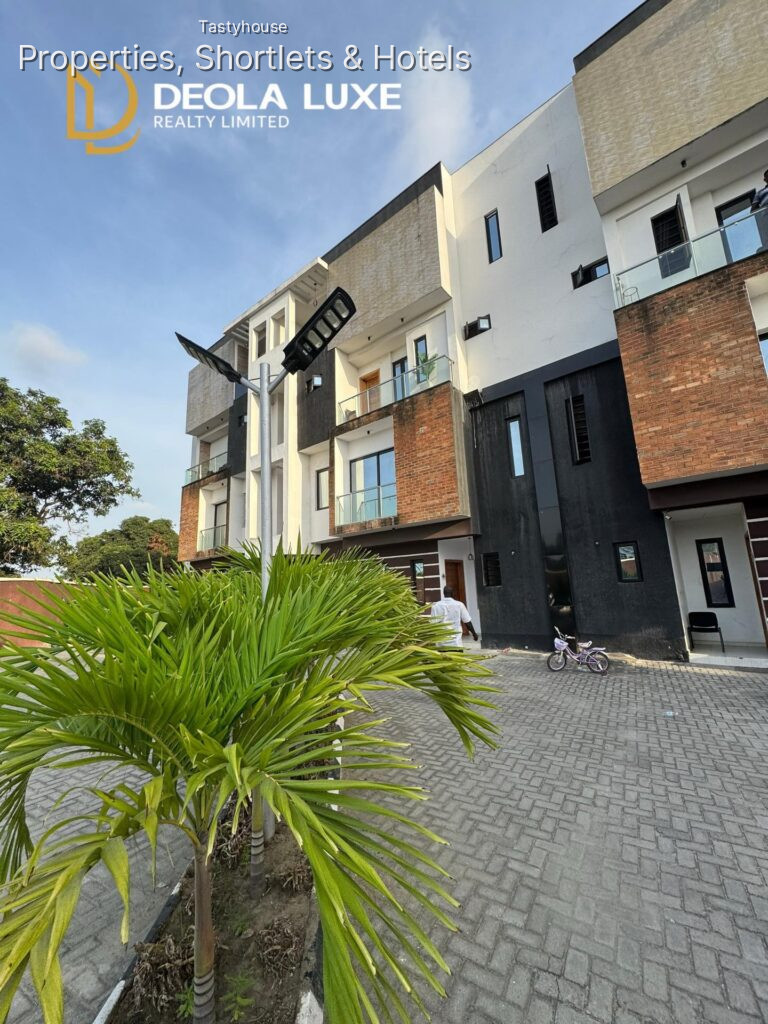 Super Clean & Spacious4-Bedroom Maisonette with BQ