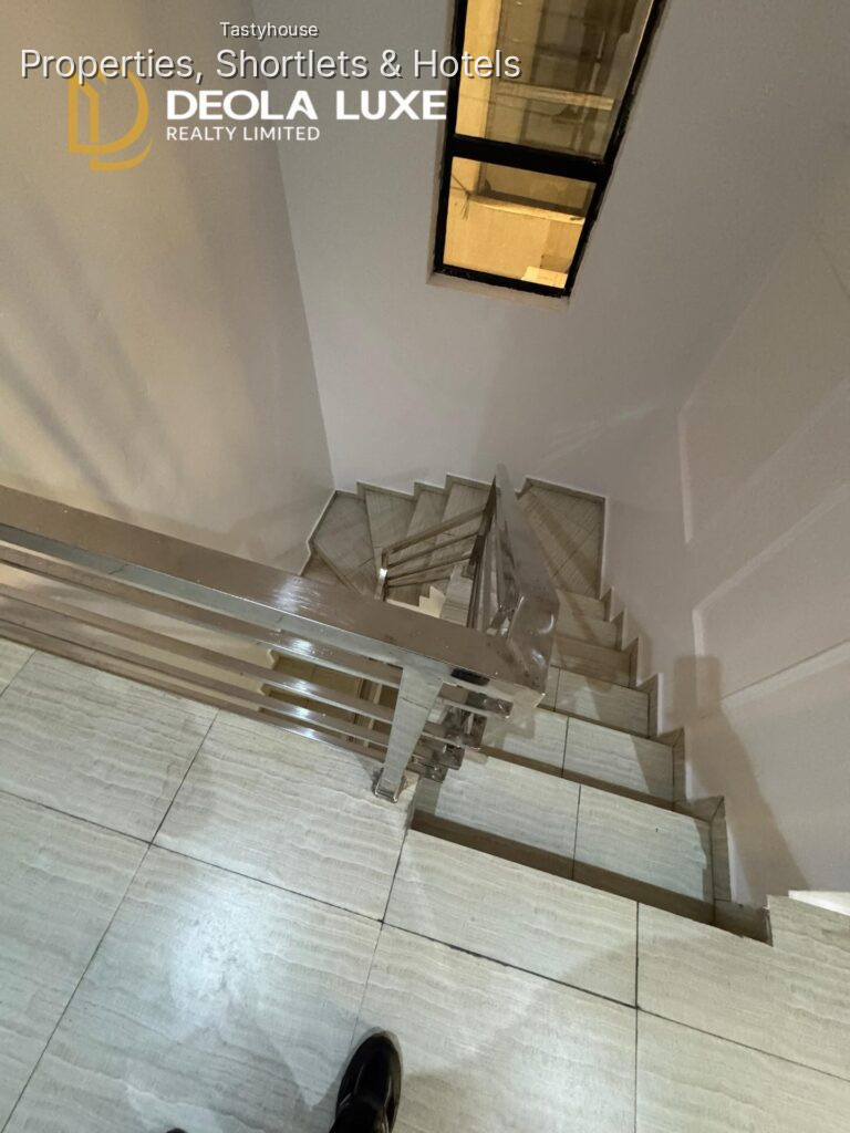 Super Clean & Spacious4-Bedroom Maisonette with BQ