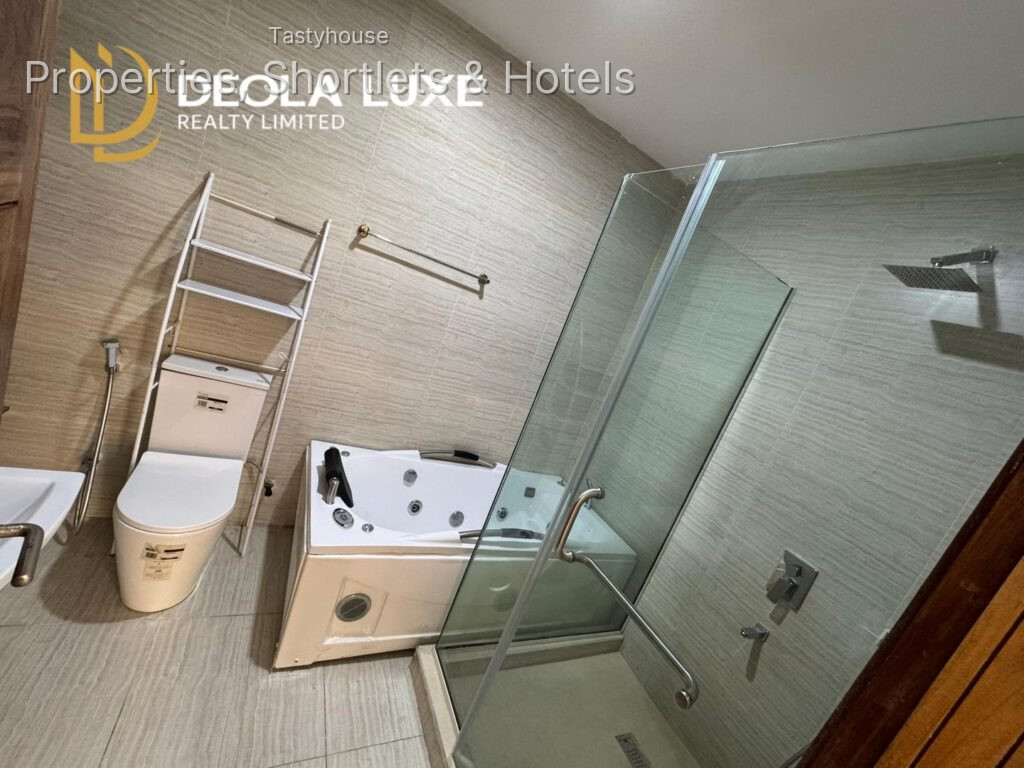 Super Clean & Spacious4-Bedroom Maisonette with BQ