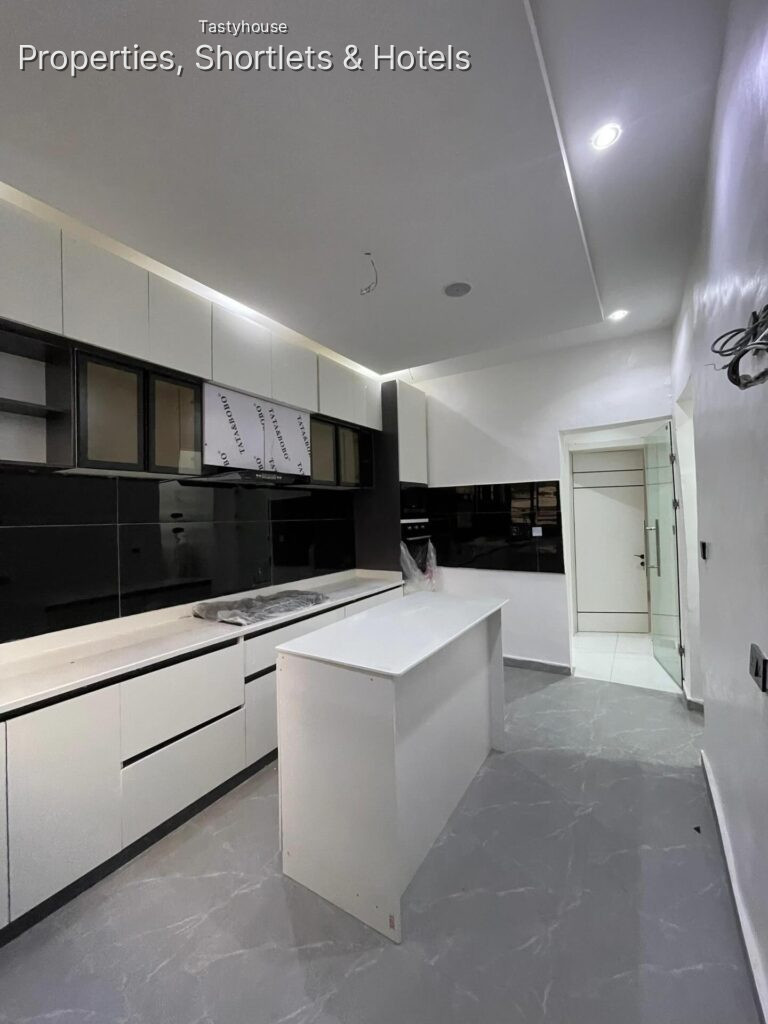 4BEDR0OM FULLY DETACHED DUPLEX