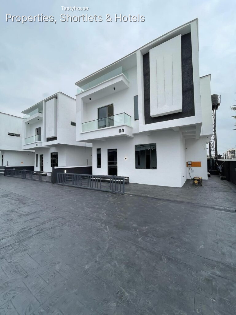 4BEDR0OM FULLY DETACHED DUPLEX