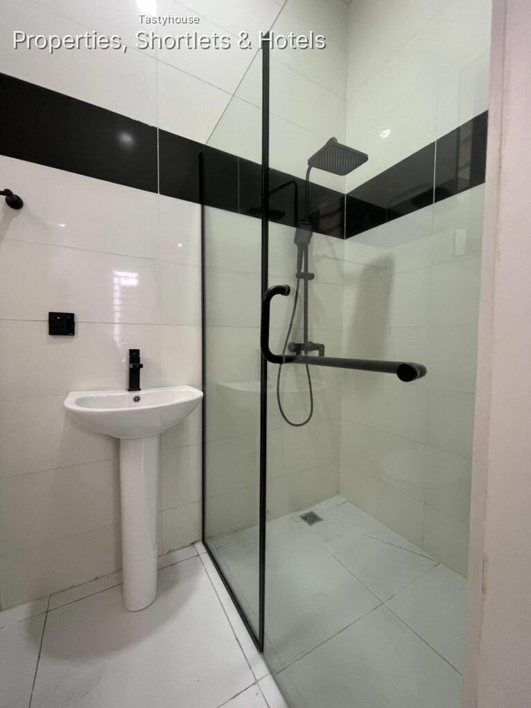 4BEDR0OM FULLY DETACHED DUPLEX
