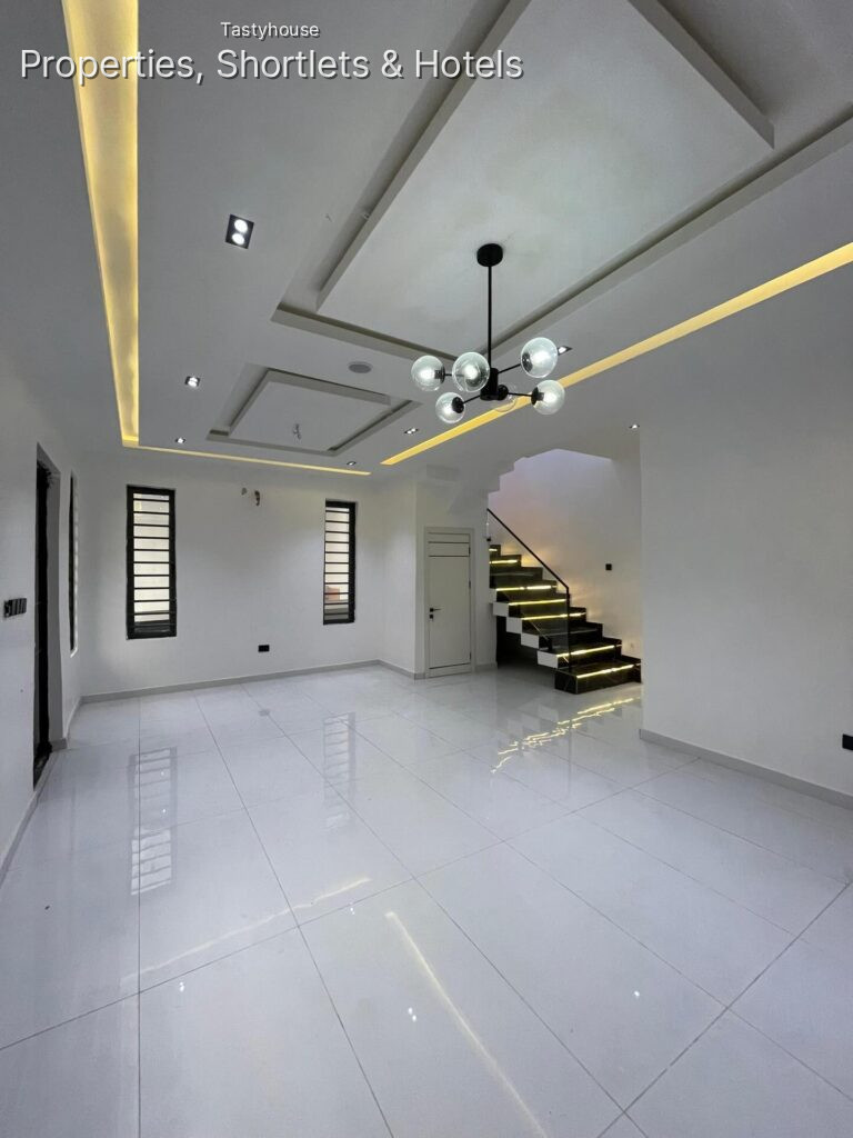 4BEDR0OM FULLY DETACHED DUPLEX