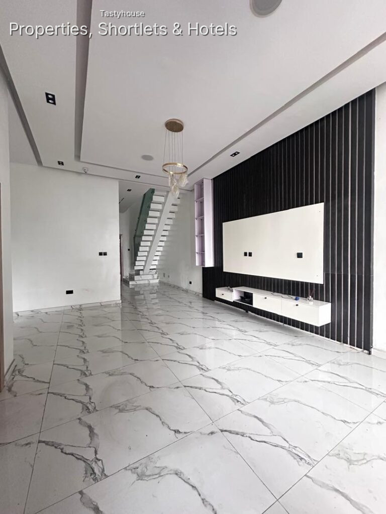WELL-BUILT 4-BEDROOM SEMI-DETACHED DUPLEX