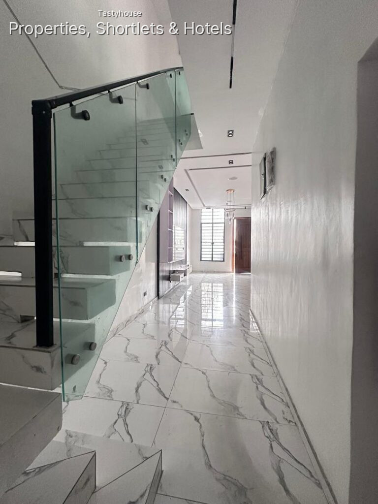 WELL-BUILT 4-BEDROOM SEMI-DETACHED DUPLEX